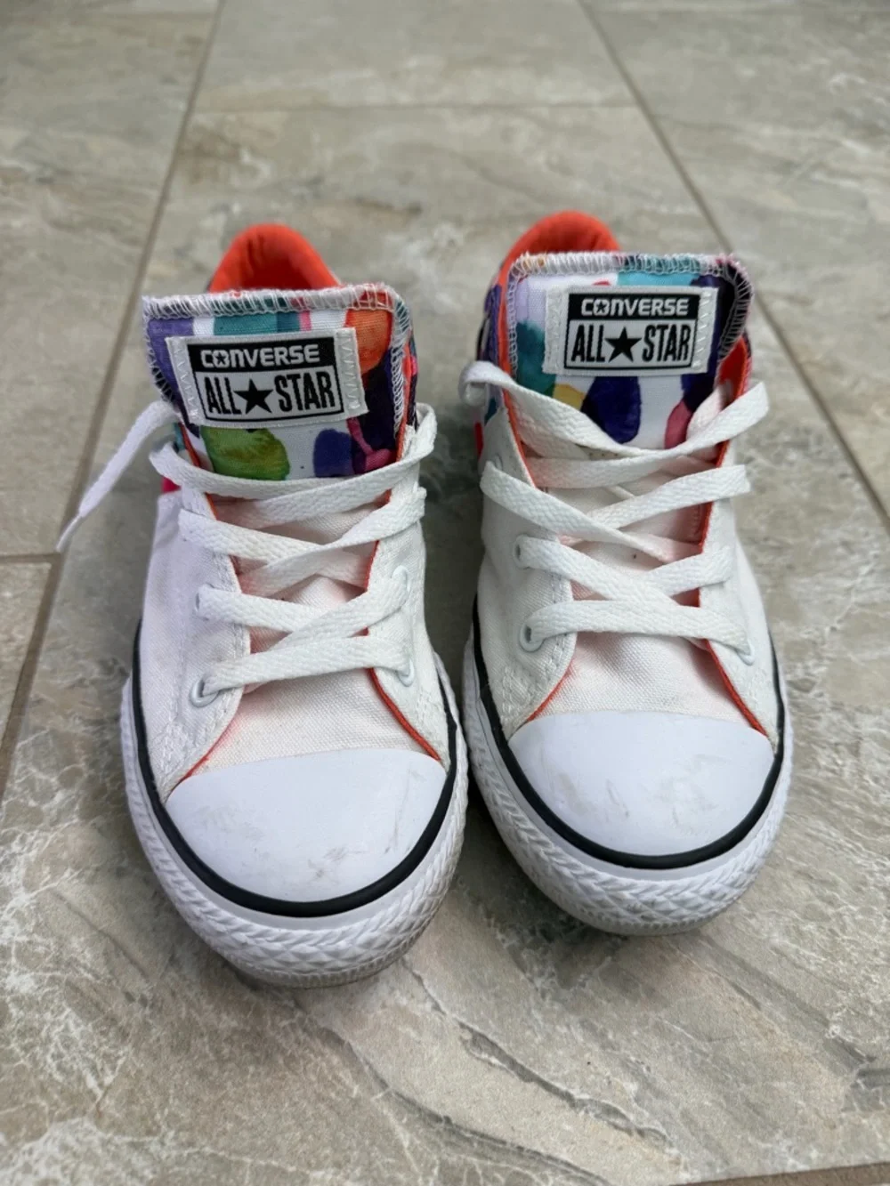 Converse low top